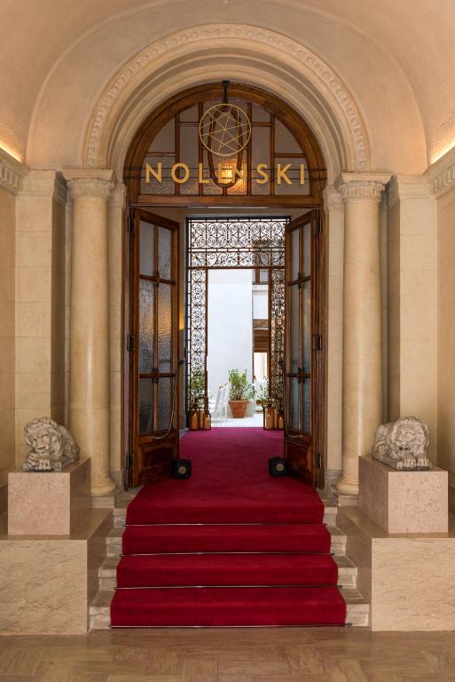 Nolinski Venezia - Evok Collection — Pool