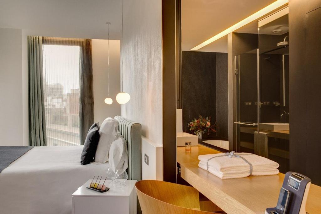 Ohla Barcelona — Pool