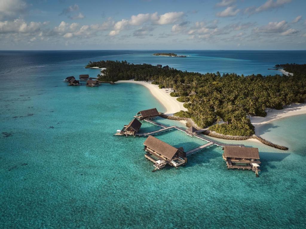 One&Only Reethi Rah — Exterior