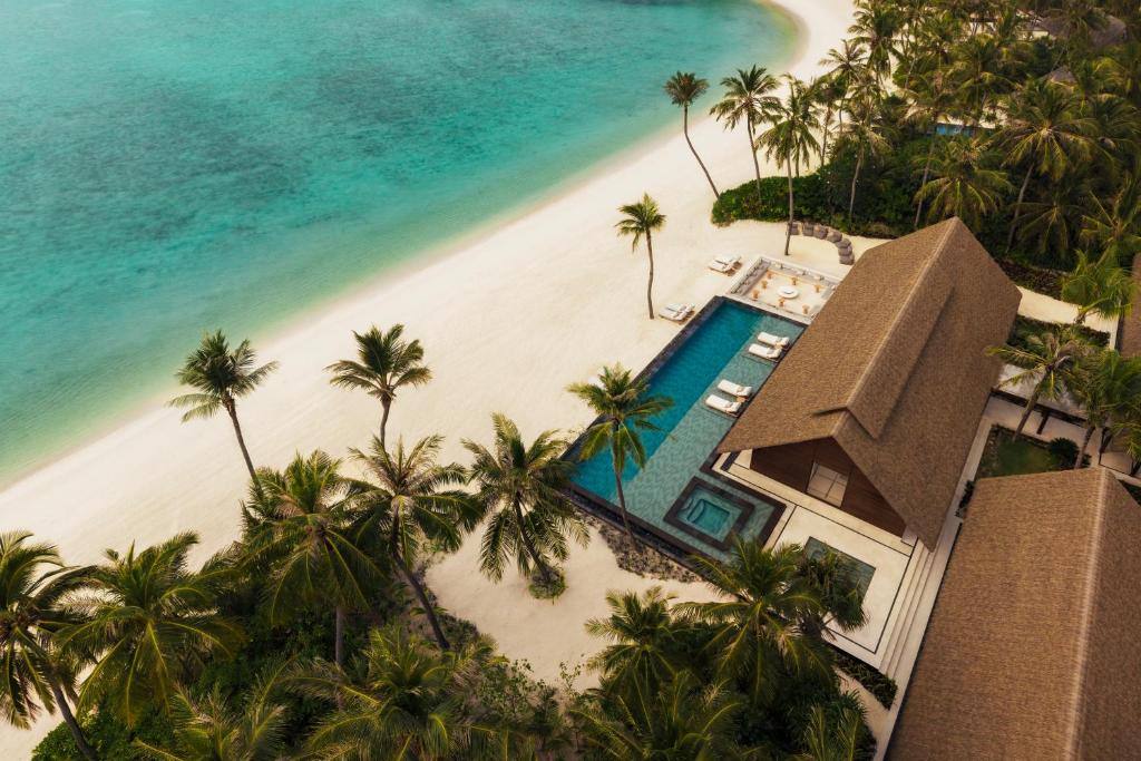 One&Only Reethi Rah — Lobby