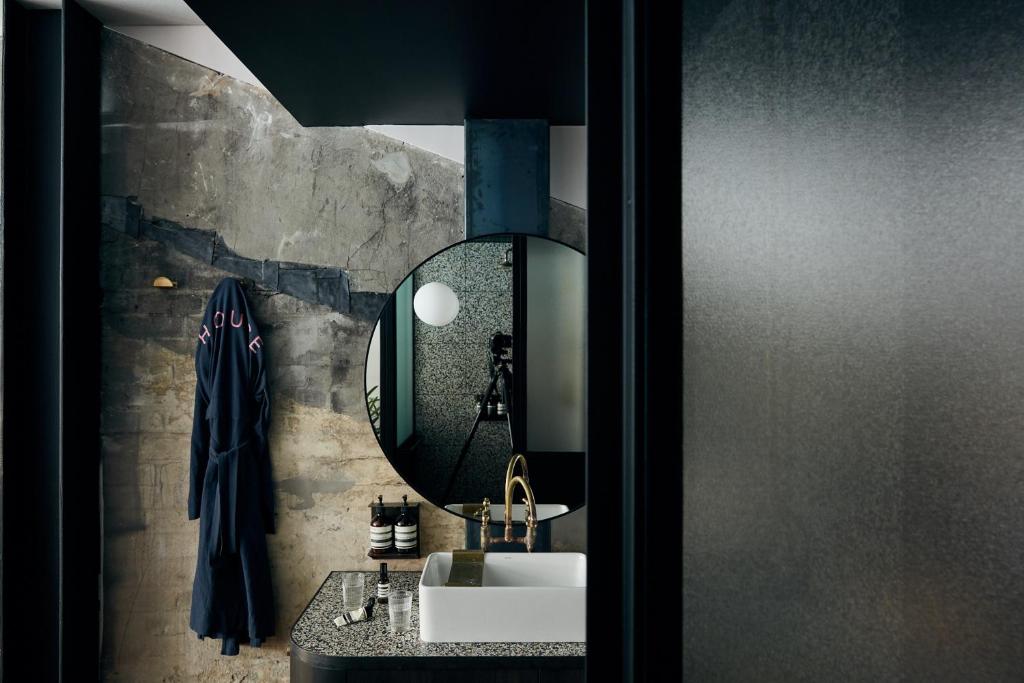Paramount House Hotel — Pool