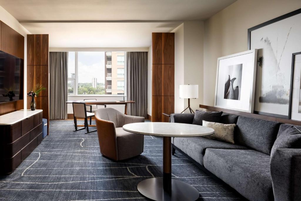 Park Hyatt Toronto — Pool
