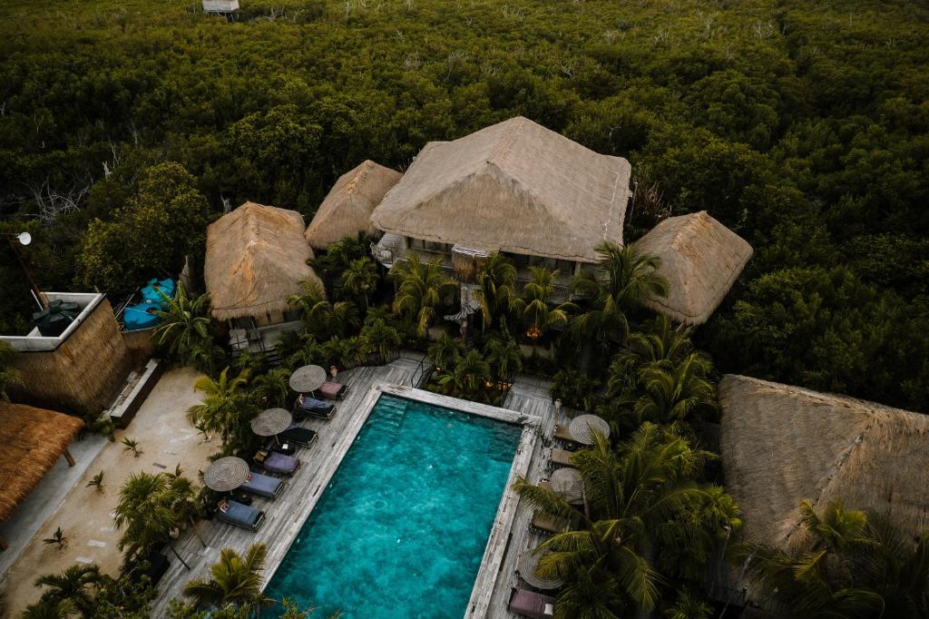 Radhoo Tulum — Exterior