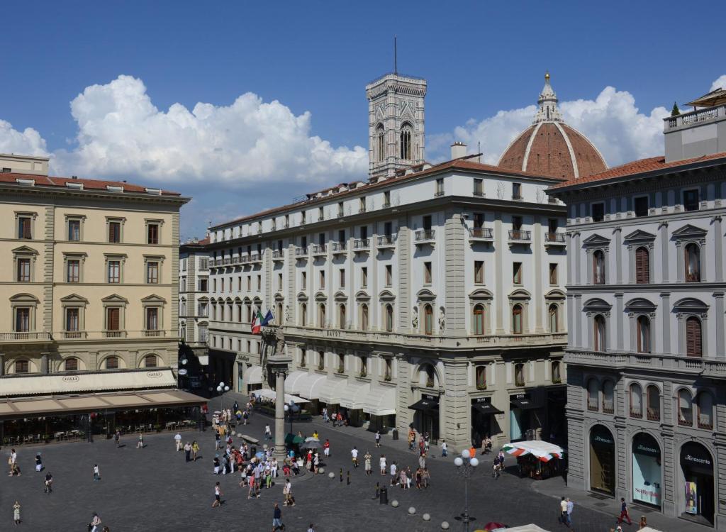 Rocco Forte Hotel Savoy — Exterior