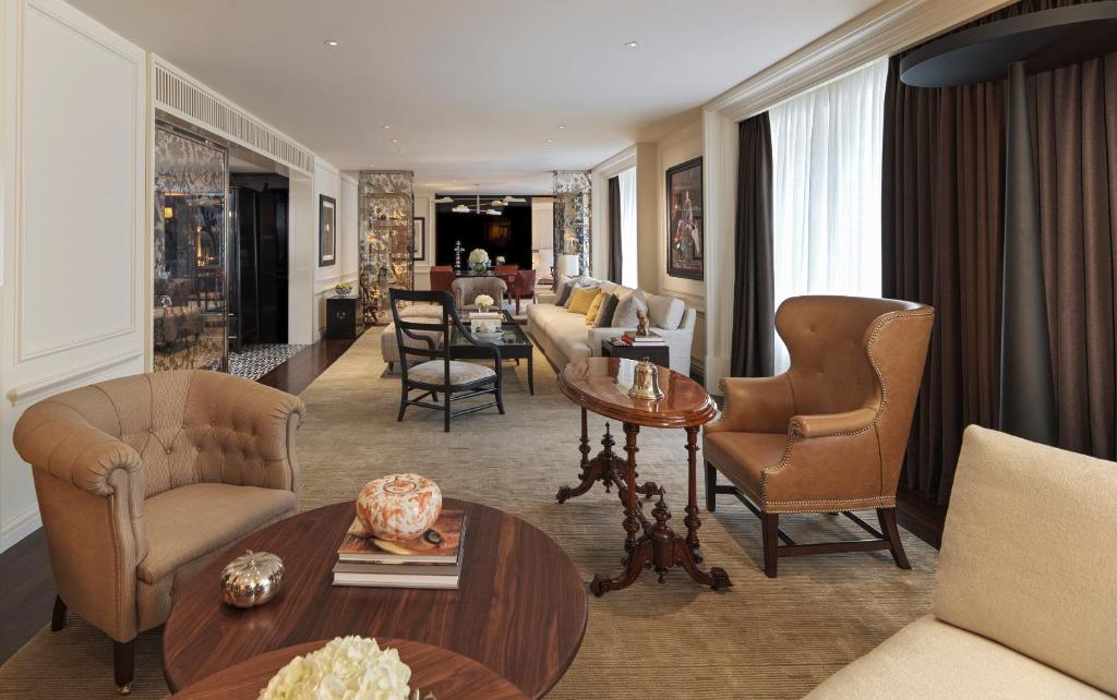 Rosewood London — Pool