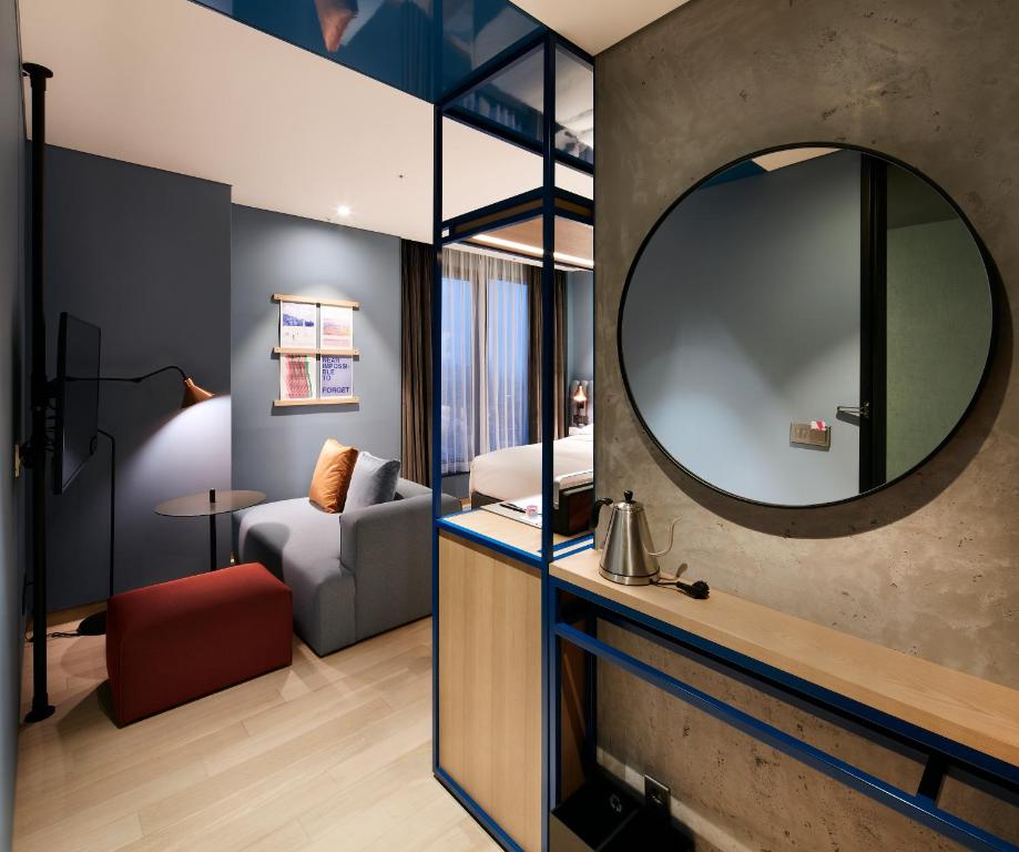RYSE Seoul — Room