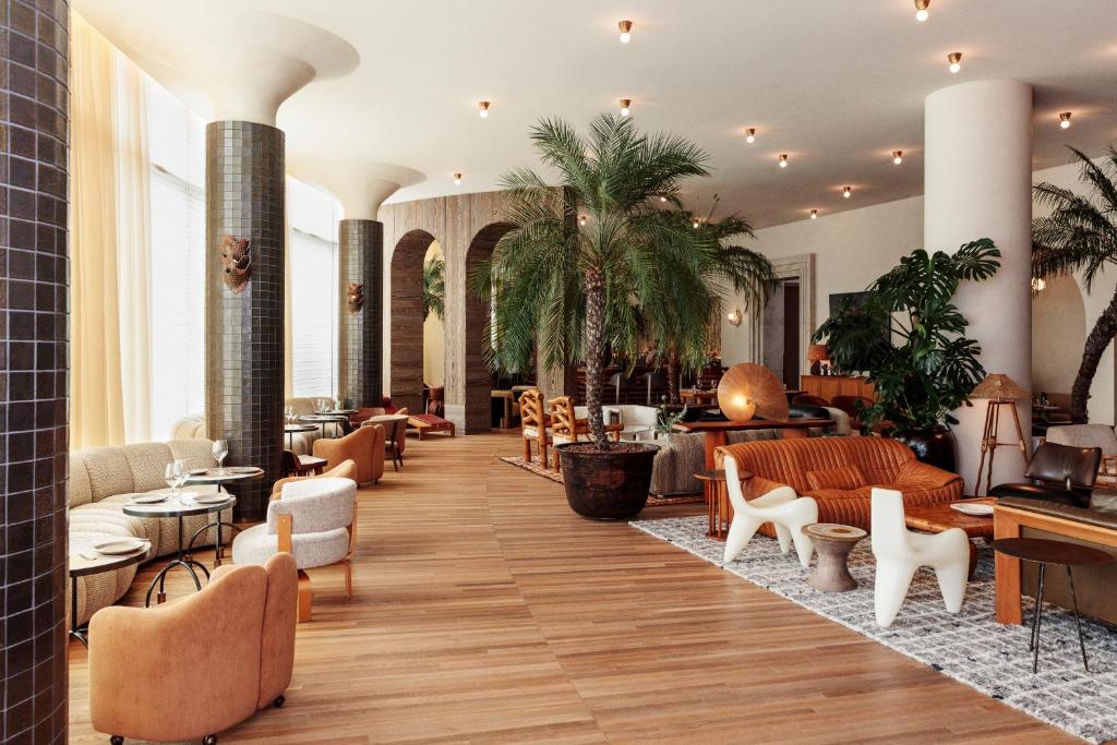 Santa Monica Proper Hotel — Room