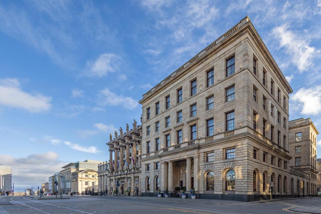The Edinburgh Grand — Pool