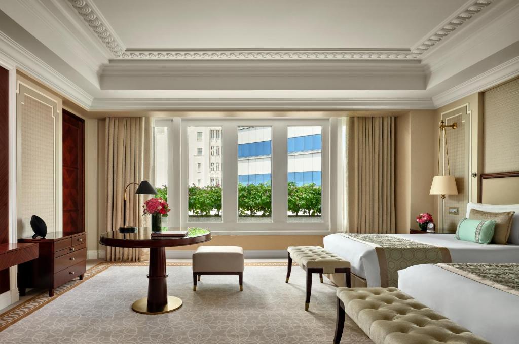 The Fullerton Hotel Singapore — Lobby