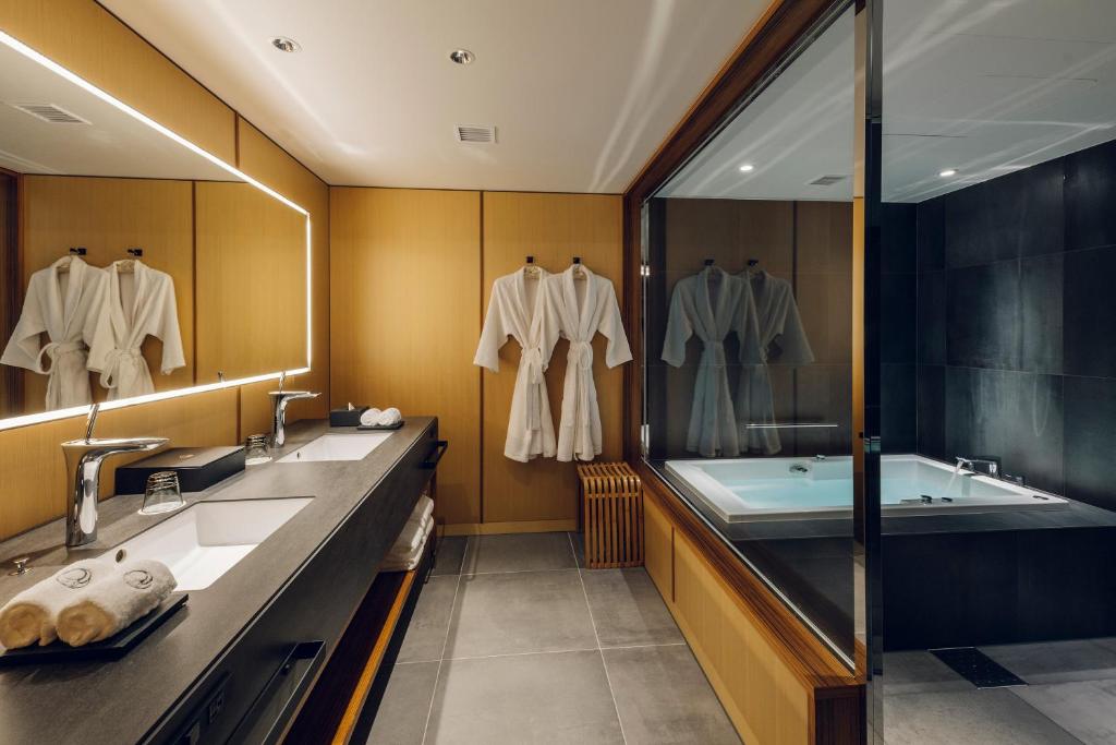 THE HIRAMATSU — Room