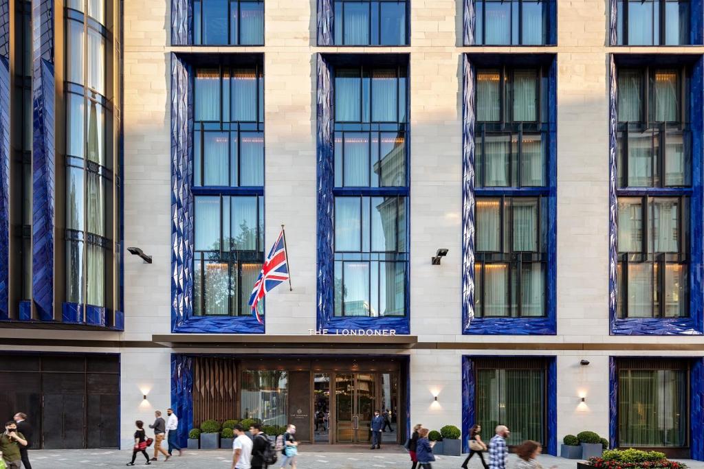 The Londoner — Exterior