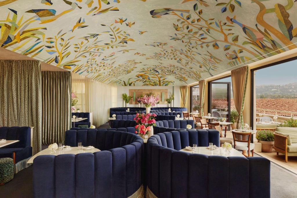 The Maybourne Beverly Hills — Lobby