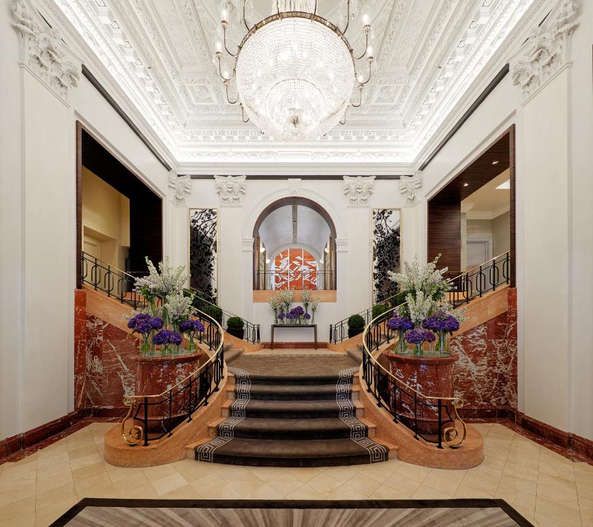 The Peninsula New York — Exterior