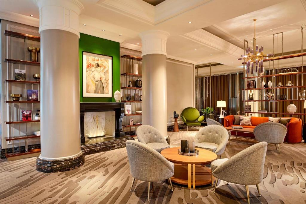 The Ritz-Carlton Berlin — Exterior