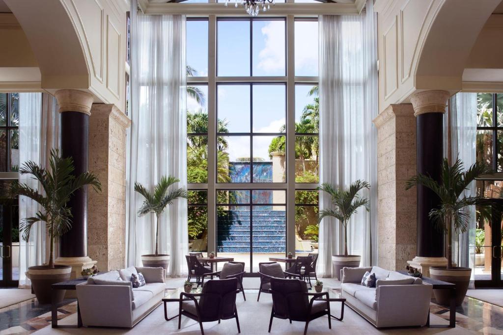 The Ritz-Carlton Coconut Grove, Miami — Exterior
