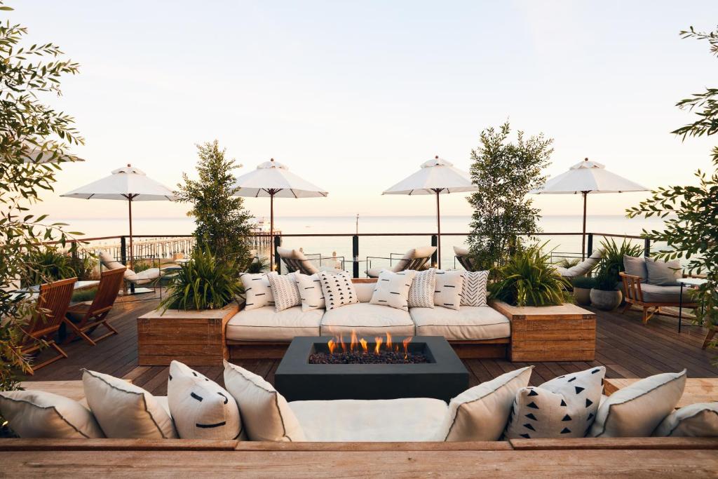 The Surfrider Malibu — Exterior