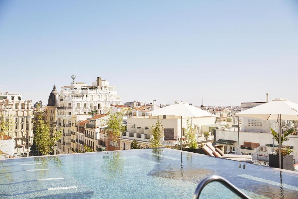Thompson Madrid — Exterior