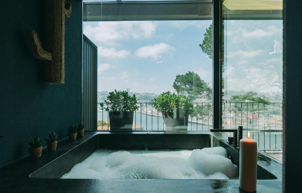 Torel Avantgarde — Pool