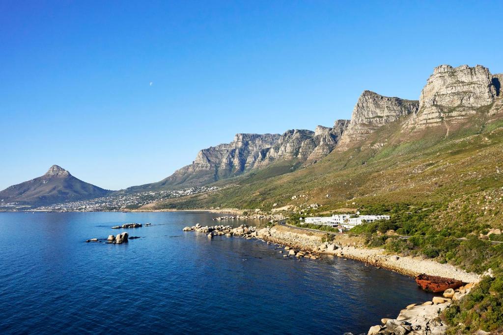 The Twelve Apostles Hotel & Spa — Exterior
