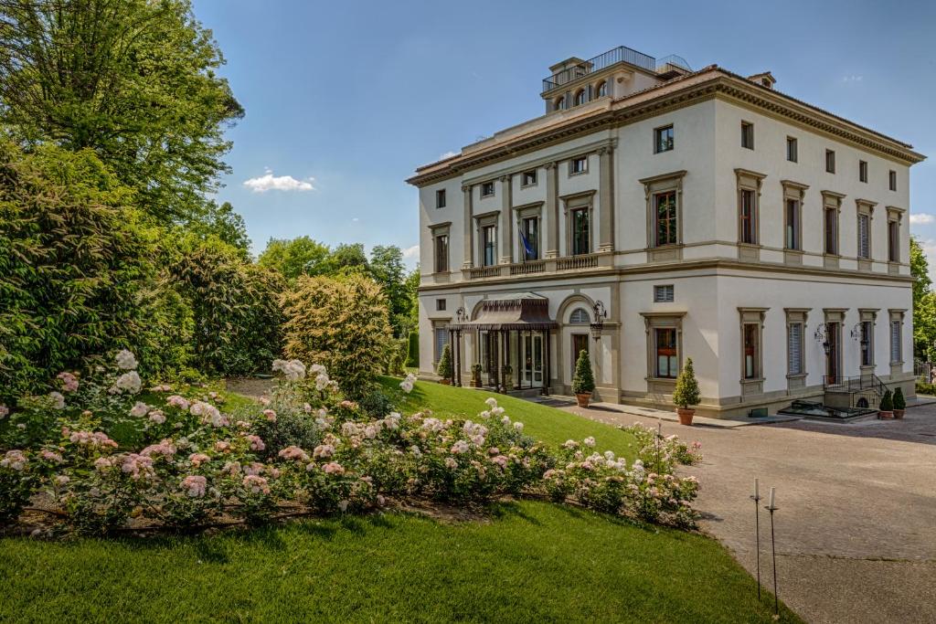 Villa Cora — Exterior