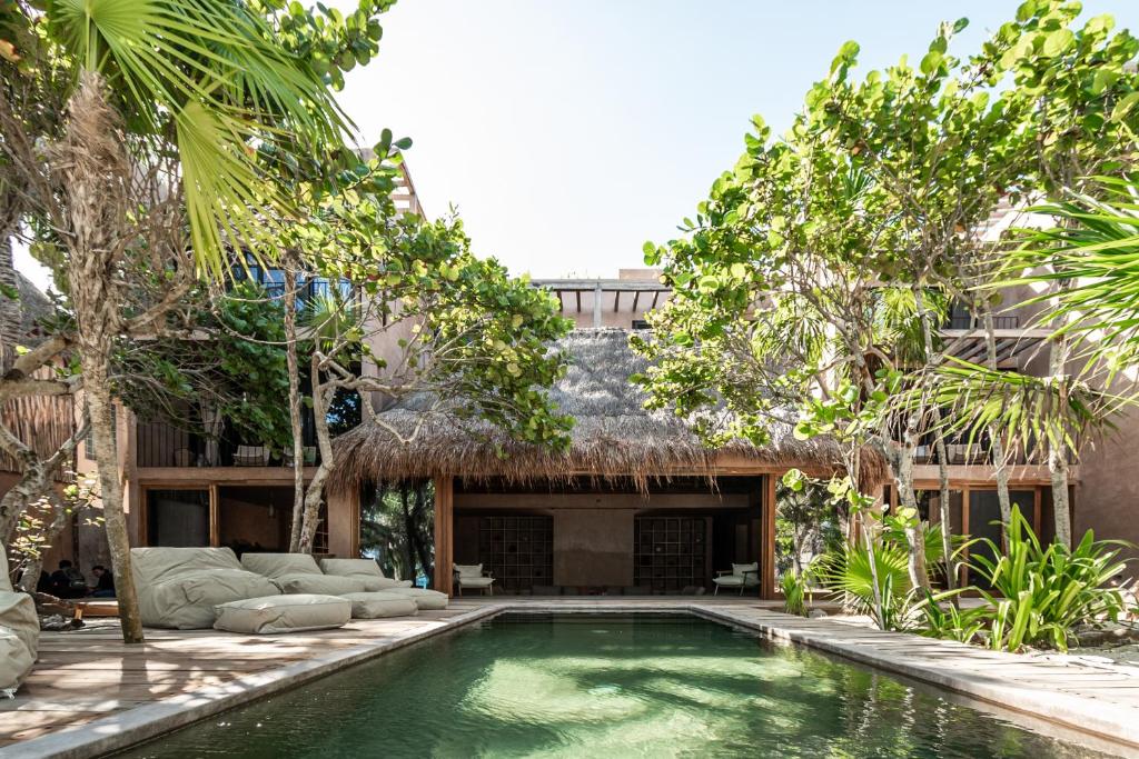 Xela Tulum — Pool