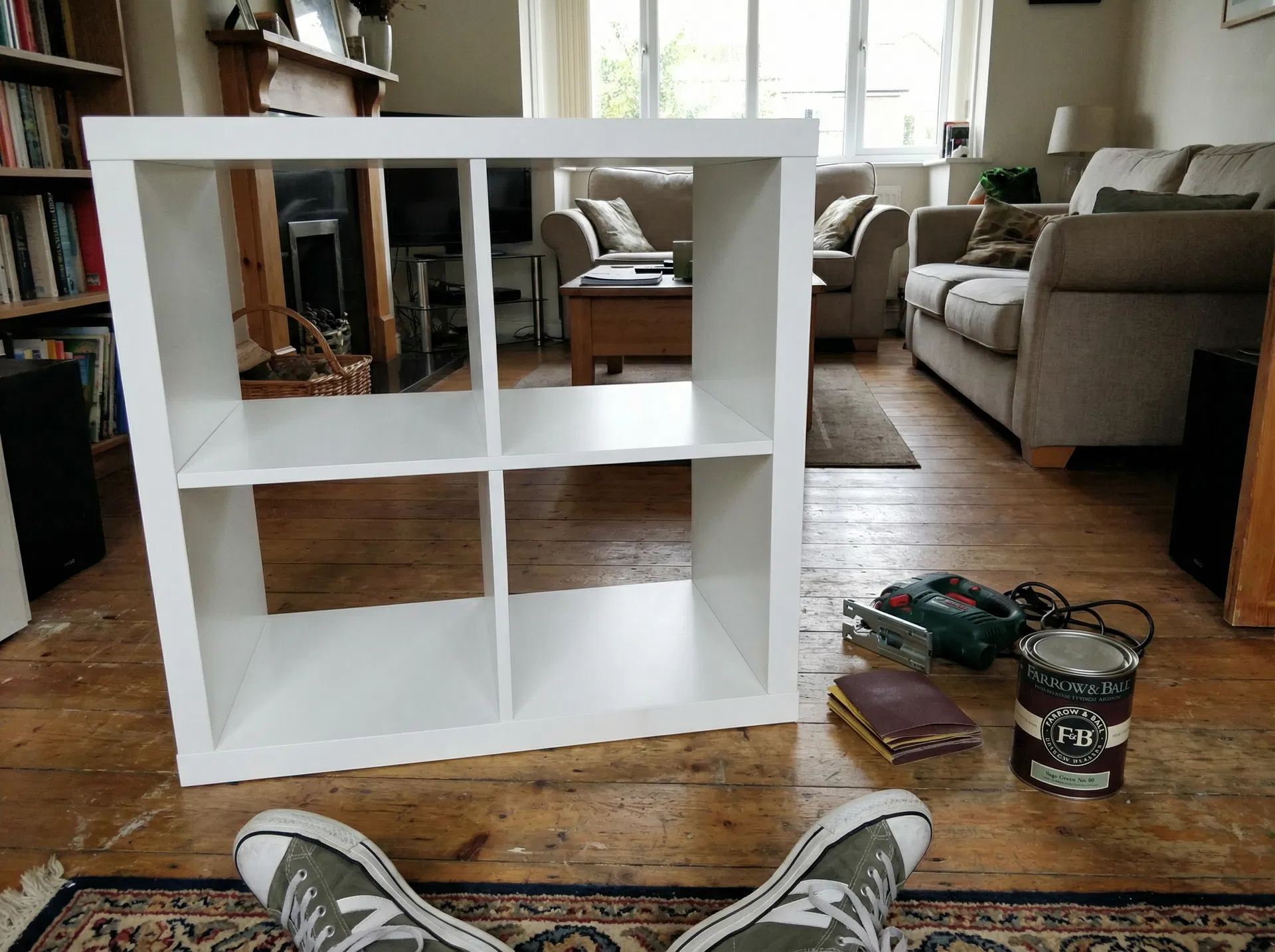 Antes: KALLAX Convertida en Casa para Gatos: El Hack de IKEA que Arrasa en Redes [Tutorial]