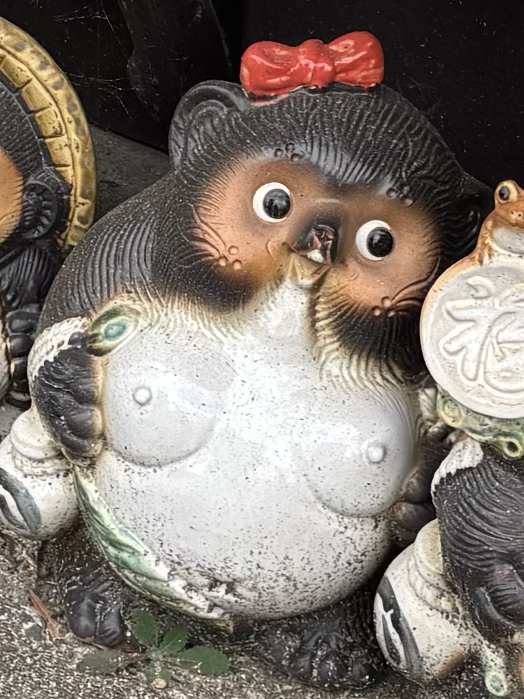 狸の置物