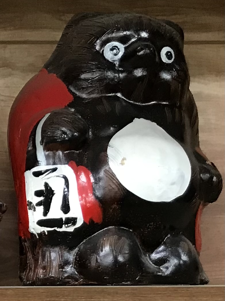 狸の置物