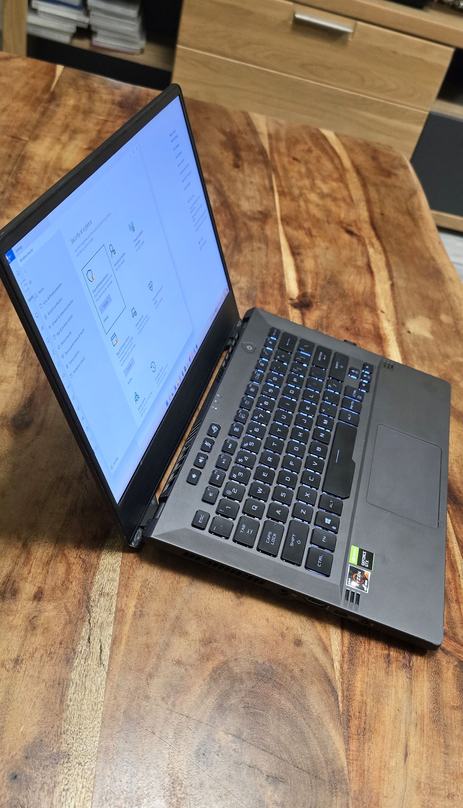 ASUS ROG Zephyrus Ryzen 7 4800HS 40GB RAM 2