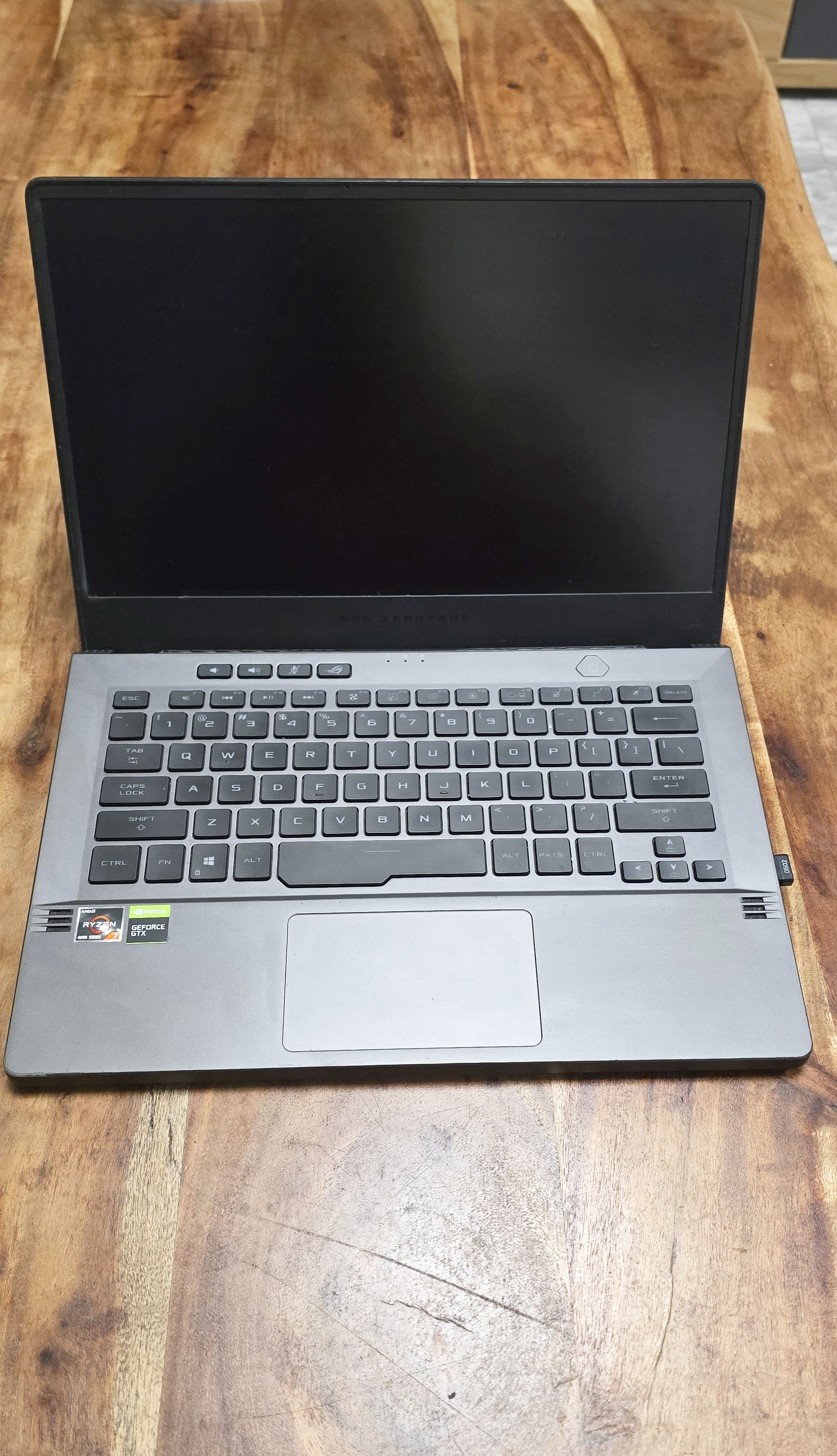 ASUS ROG Zephyrus Ryzen 7 4800HS 40GB RAM 9