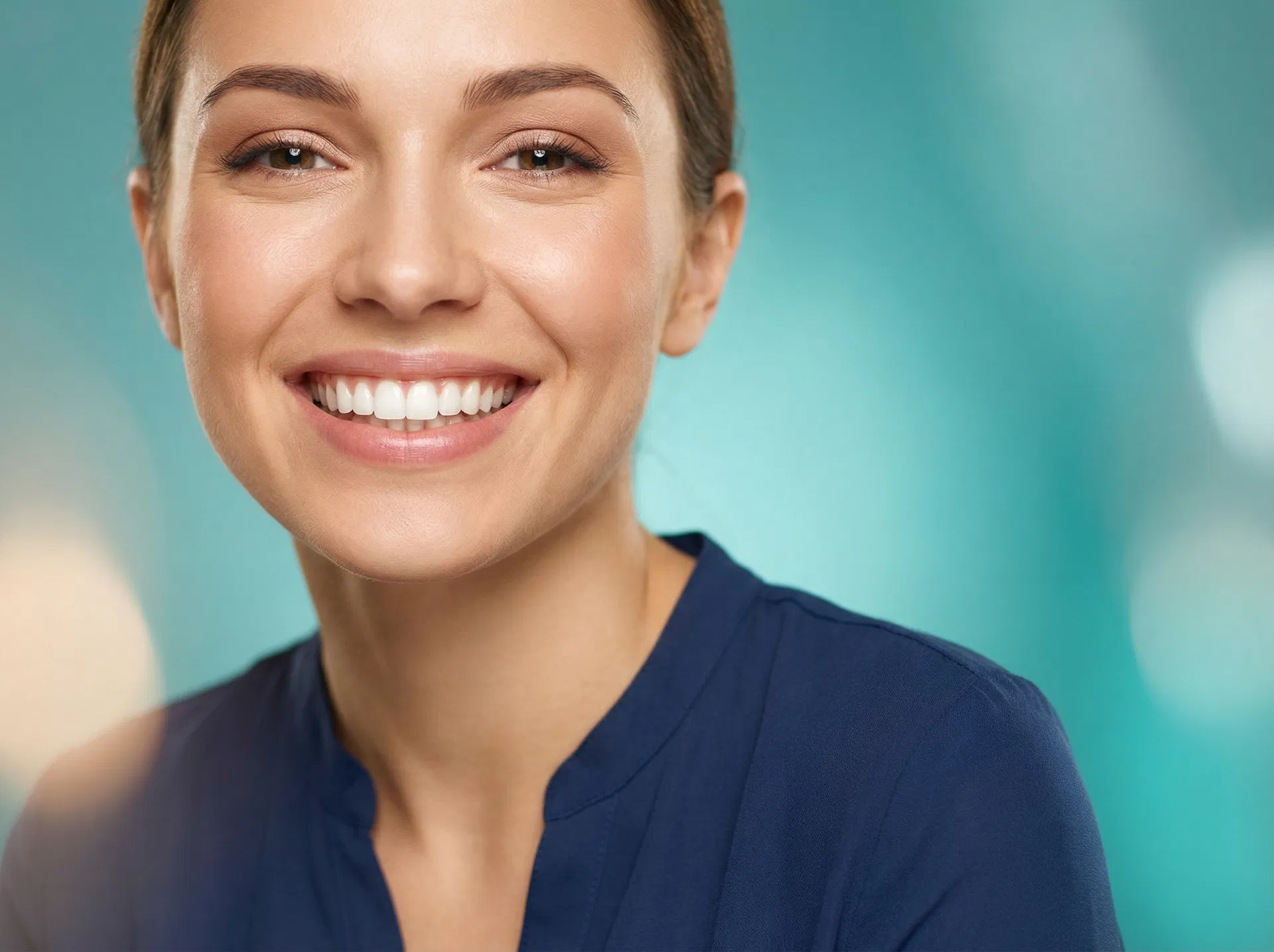 Pacient fericit cu zâmbet perfect