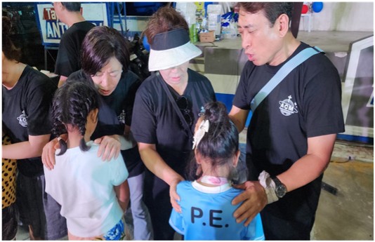 회중의 반이 예수그리스도를 영접