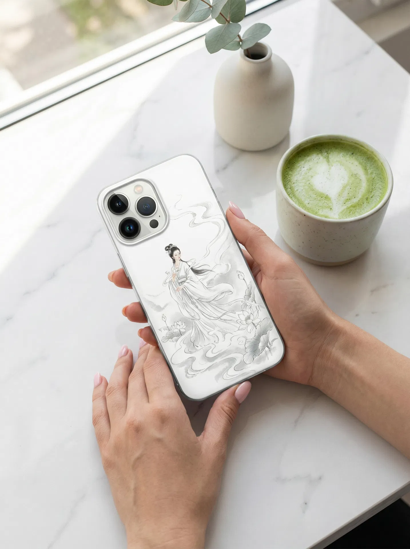 The White-Clothed Fairy case arrived and I literally gasped. It's like holding a Song Dynasty painting in your hand 🤍