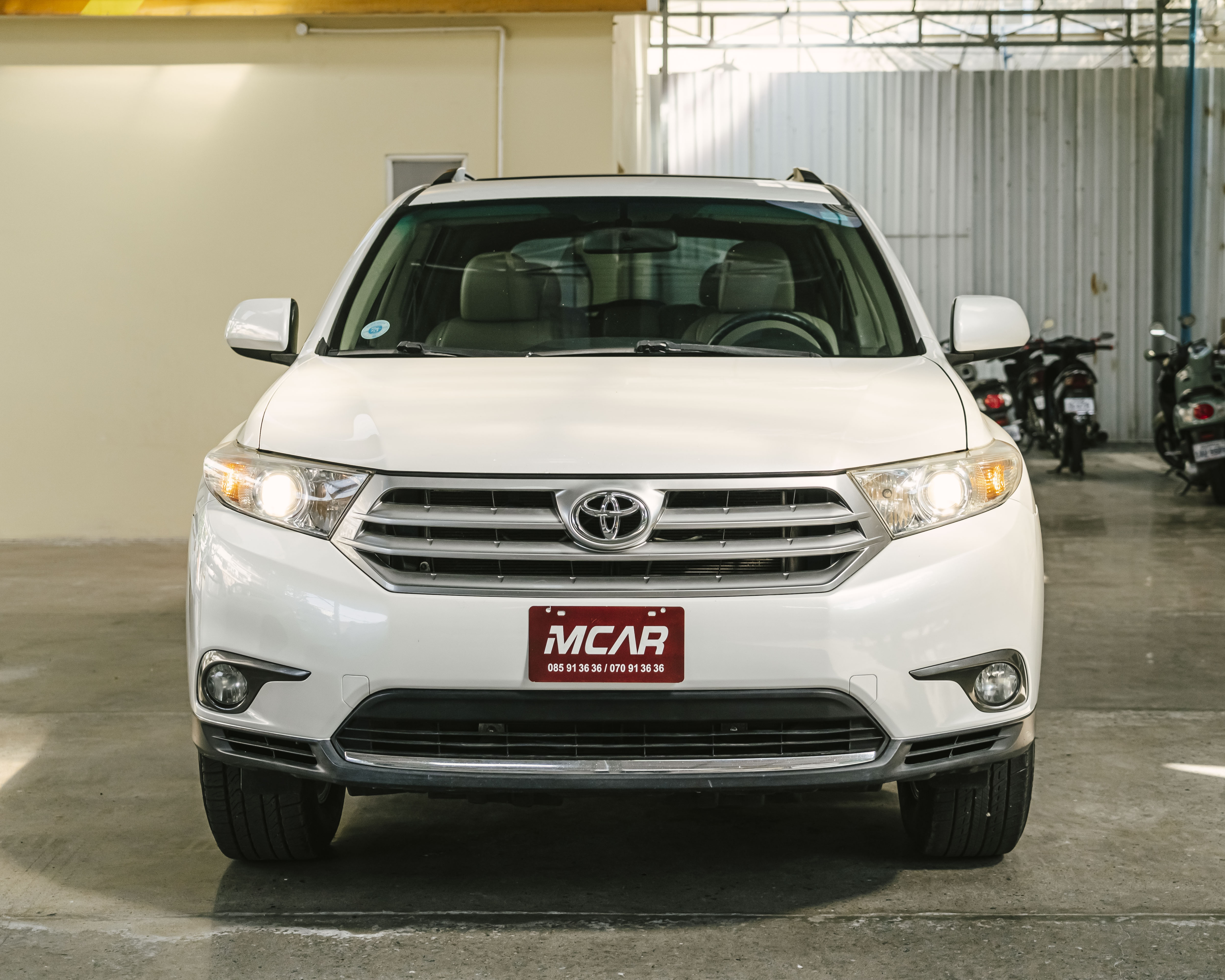 Toyota Highlander I4 3rd Row
