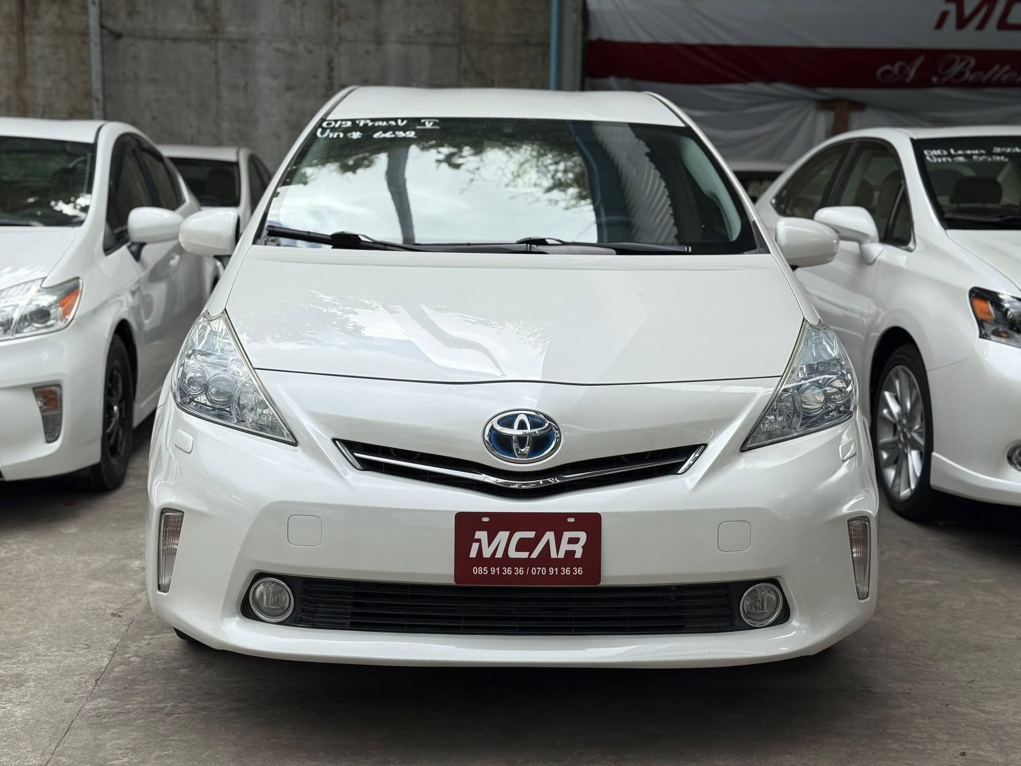 Toyota PriusV Option 5