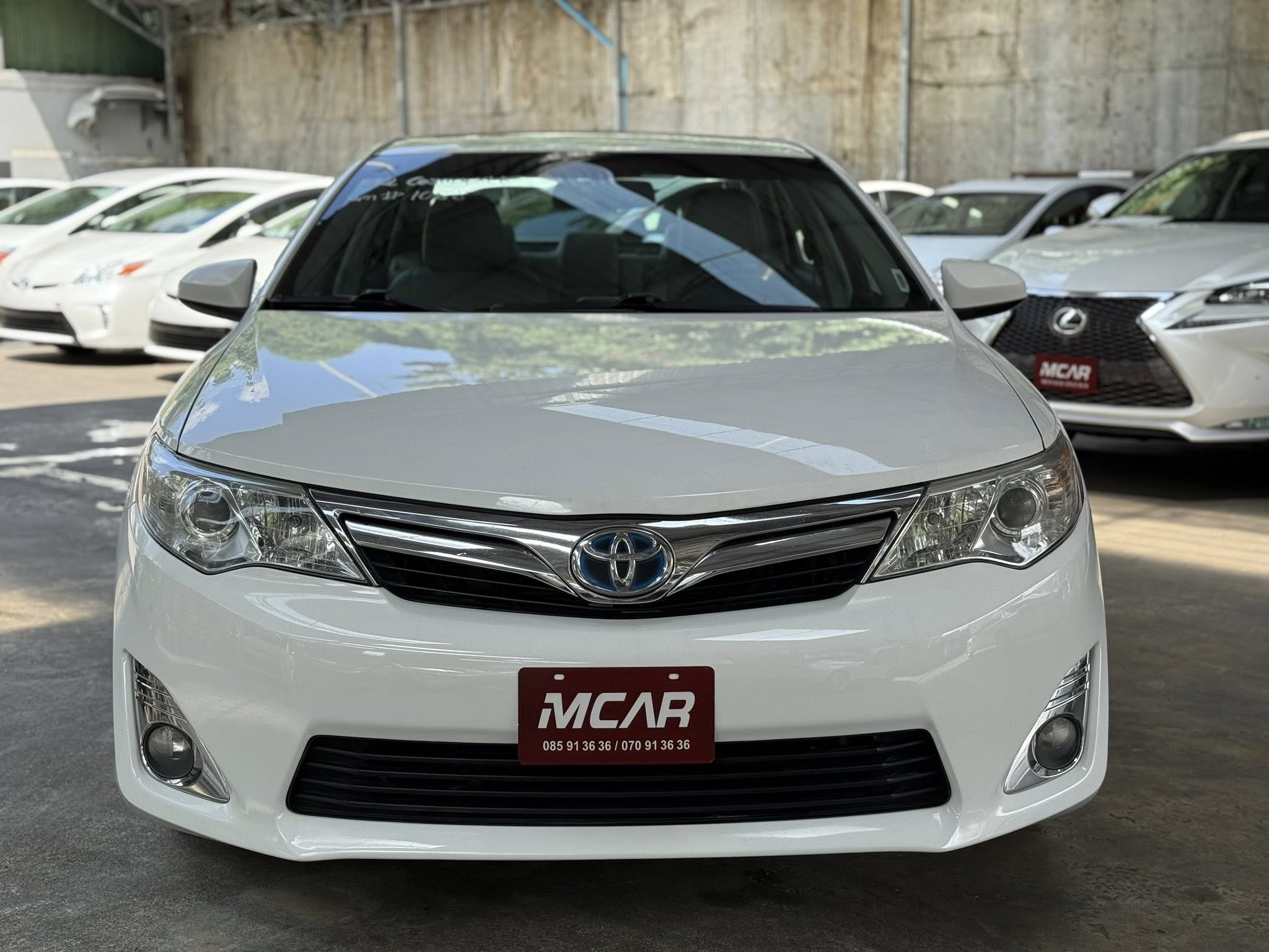 Toyota Camry XLE Hybrid 