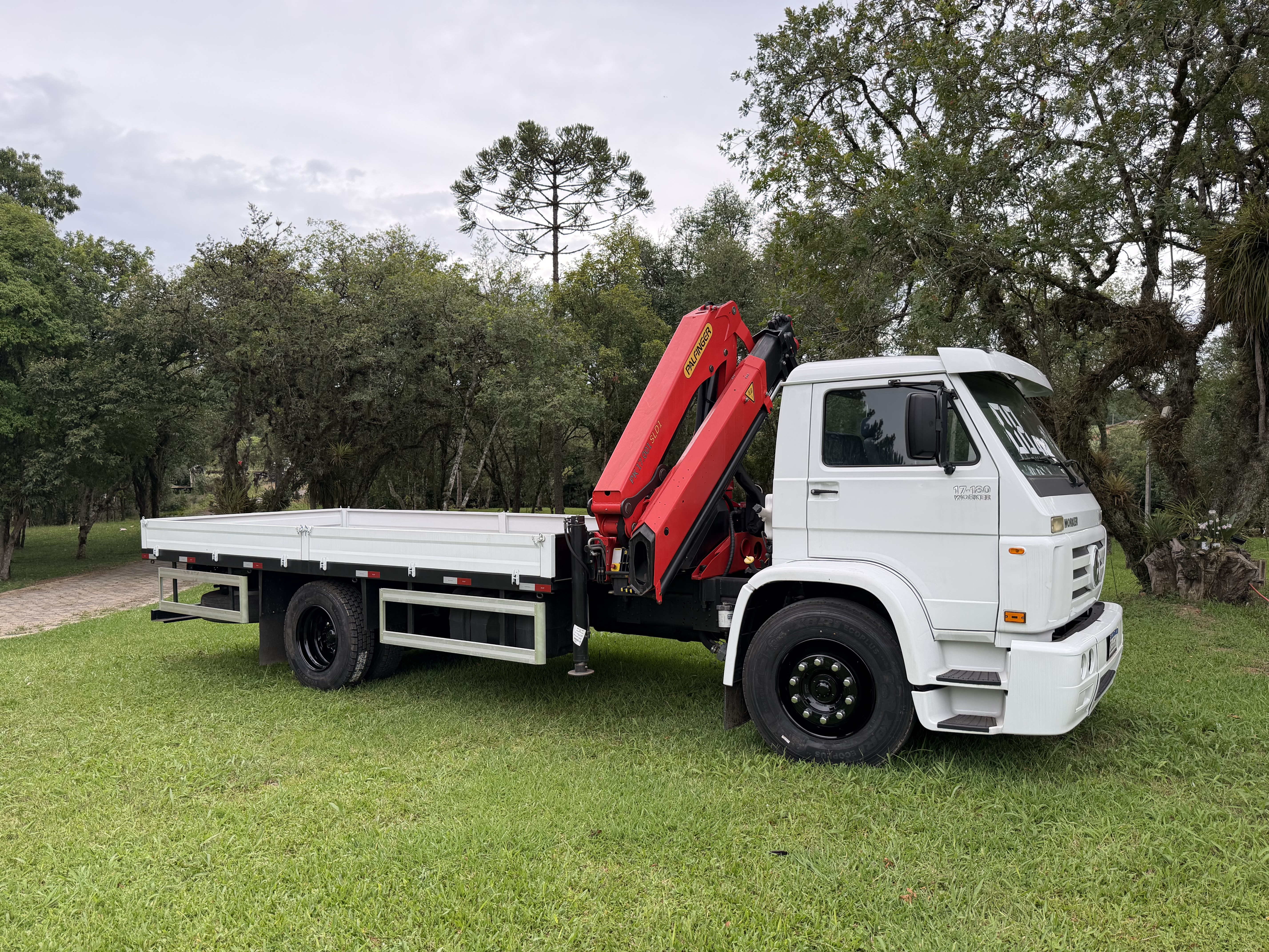 Volkswagen 17-180 worker 2008