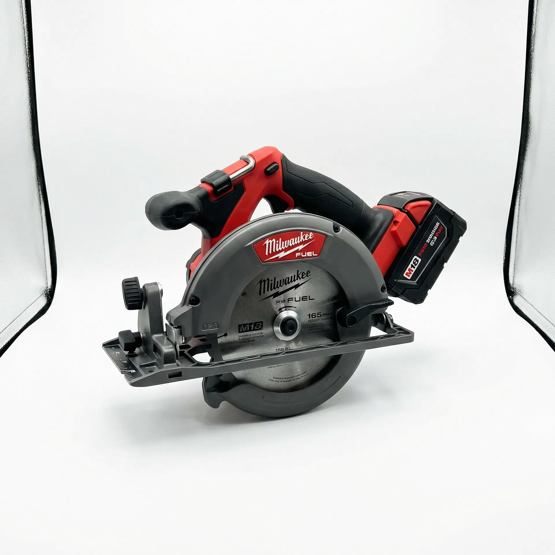 Milwaukee M18 FUEL Circular Saw