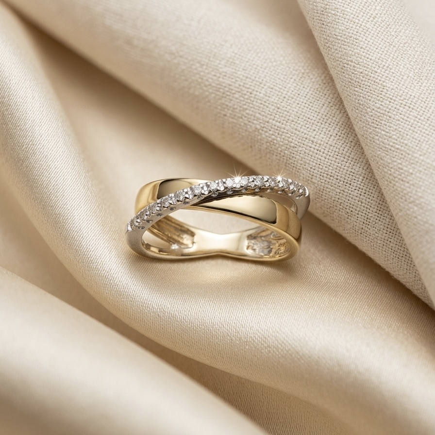 Anel Bicolor em Ouro 18k com 17 Diamantes