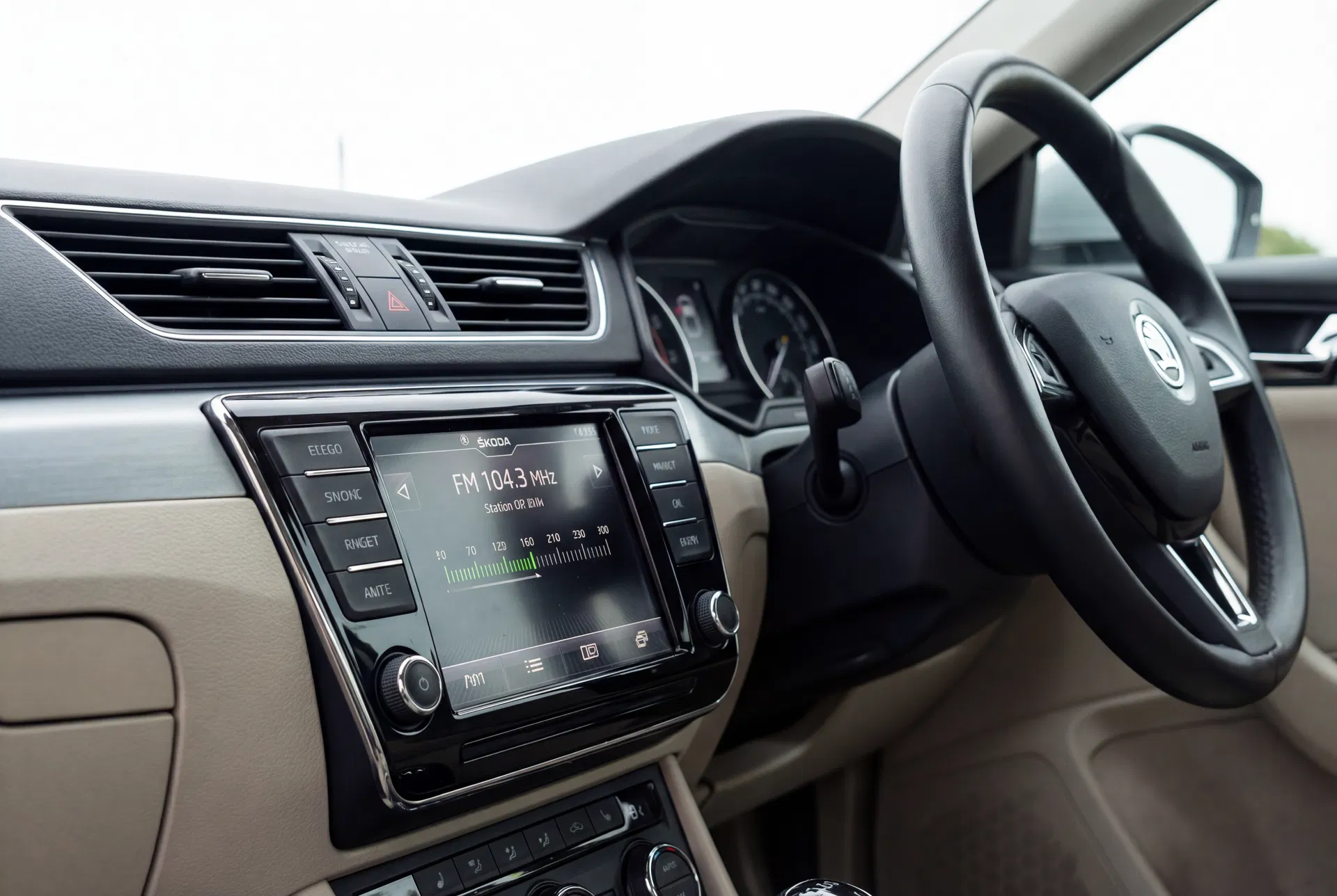 Skoda radio unit showing FM frequency display