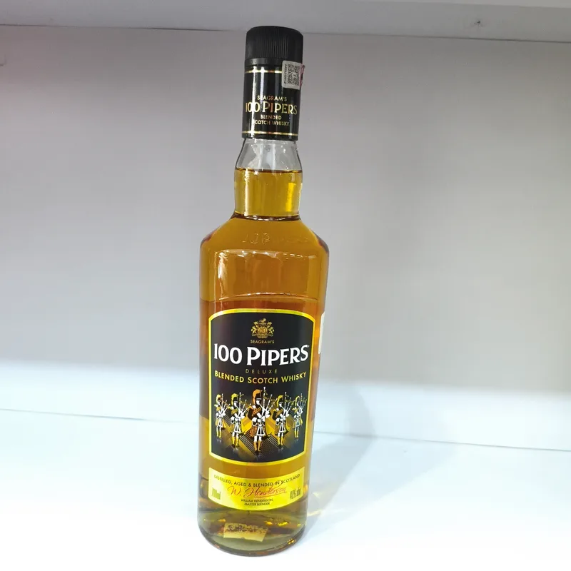 100 Pipers Scoth Whisky