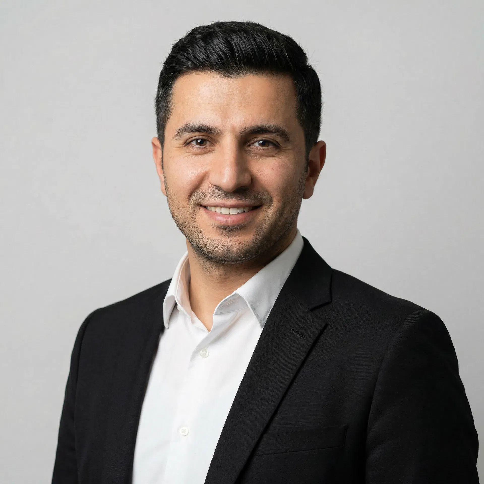 Chauffeur Omar - Chauffeur & Zakelijk Vervoer bij Dantaxi Breda