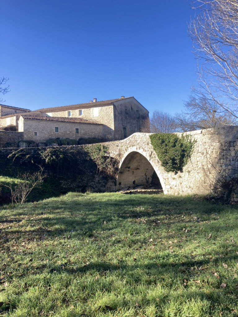 Best Travel Gadgets & Must-Have Tech Accessories for Travelers