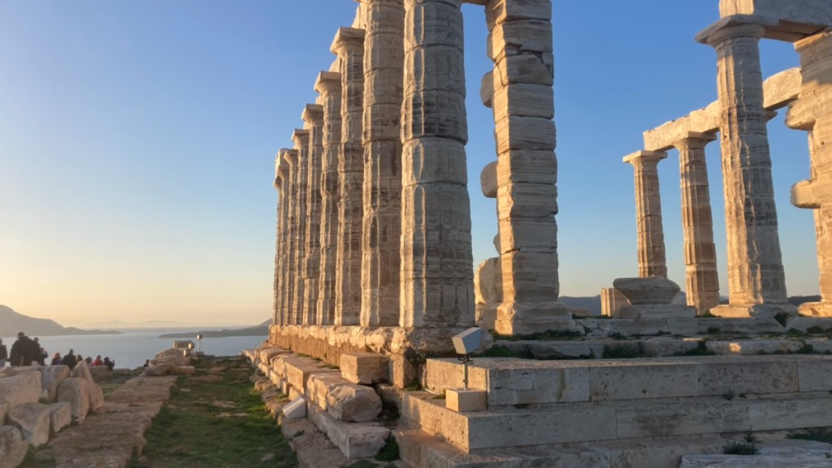 Essential Travel Clothing: Merino, Jackets & Pants Guide