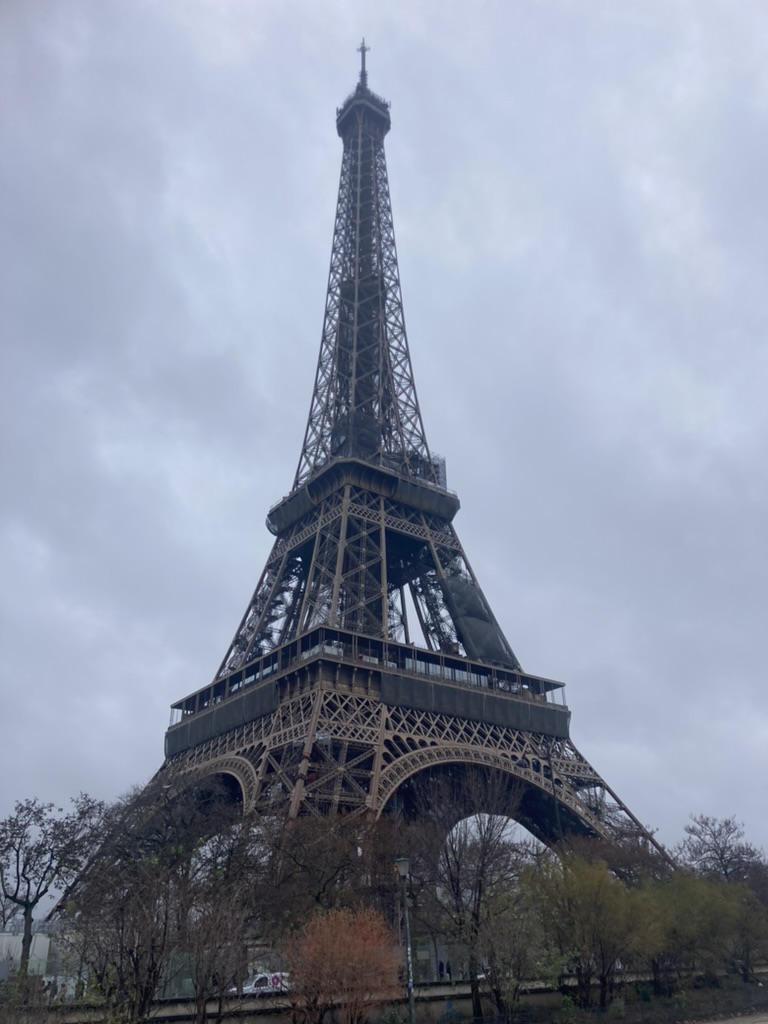 Best Travel Clothing: Wrinkle-Free & Comfortable Gear