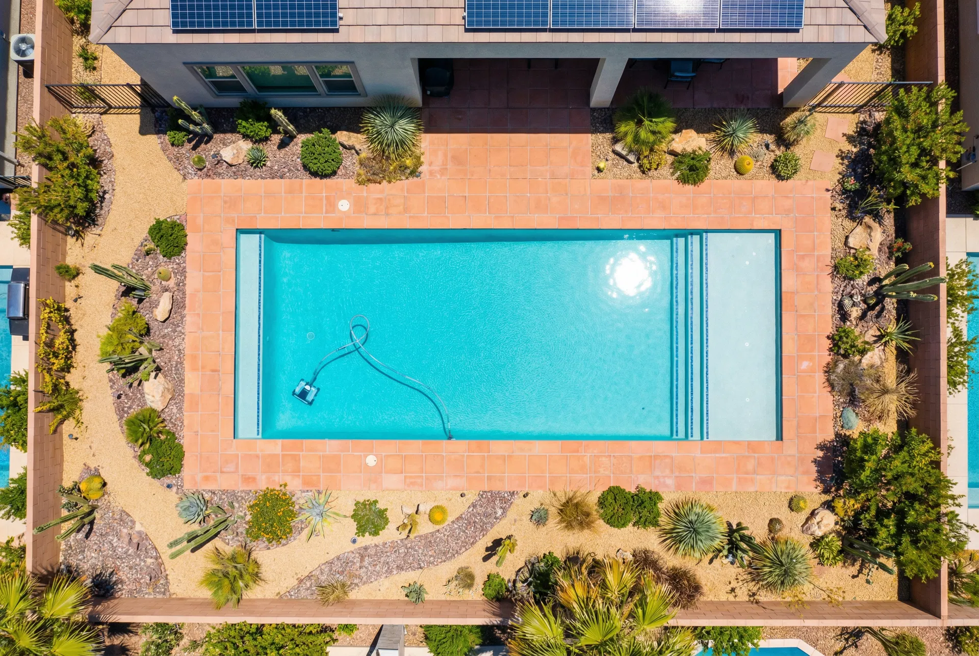 Aerial view of a pristine Las Vegas pool