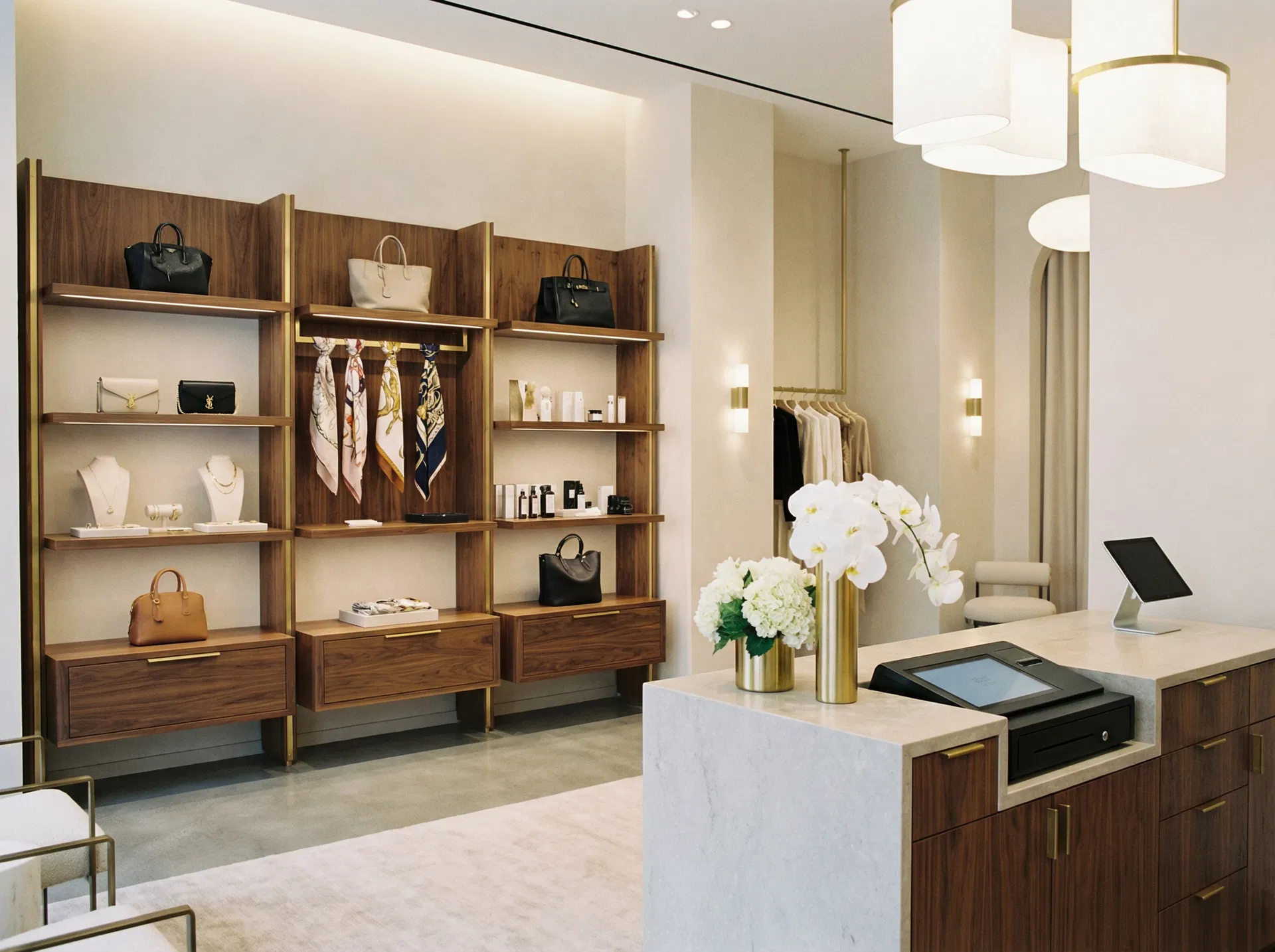 Boutiques & Specialty Shops