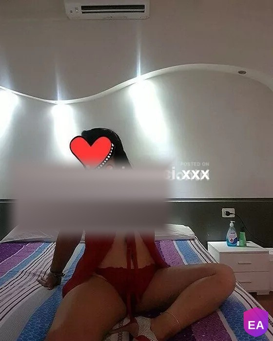Donna a Vittoria centro