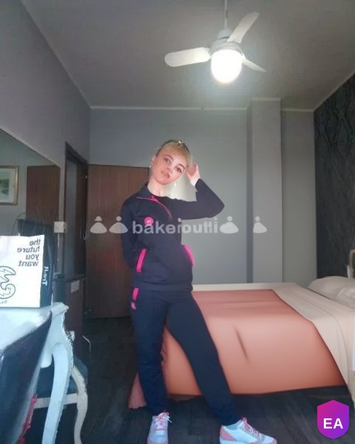 Donna a Asti - Foto 1 - escort a corso alessandria vicino poltrone sofà