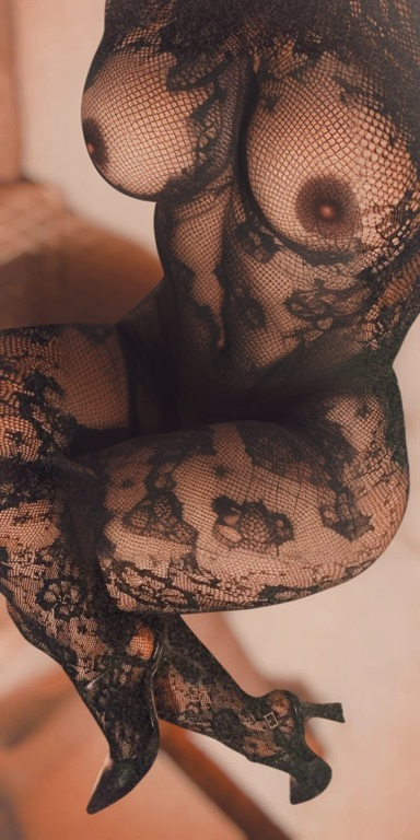 Karla - Foto 3 - escort a Udine